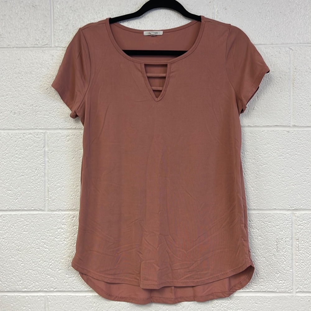 BOGO 🆓 Maurices shirt Medium